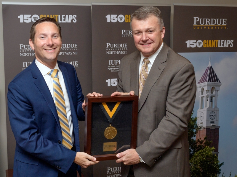 Dr. Kevin Mumford and Purdue University Provost Jay T. Akridge