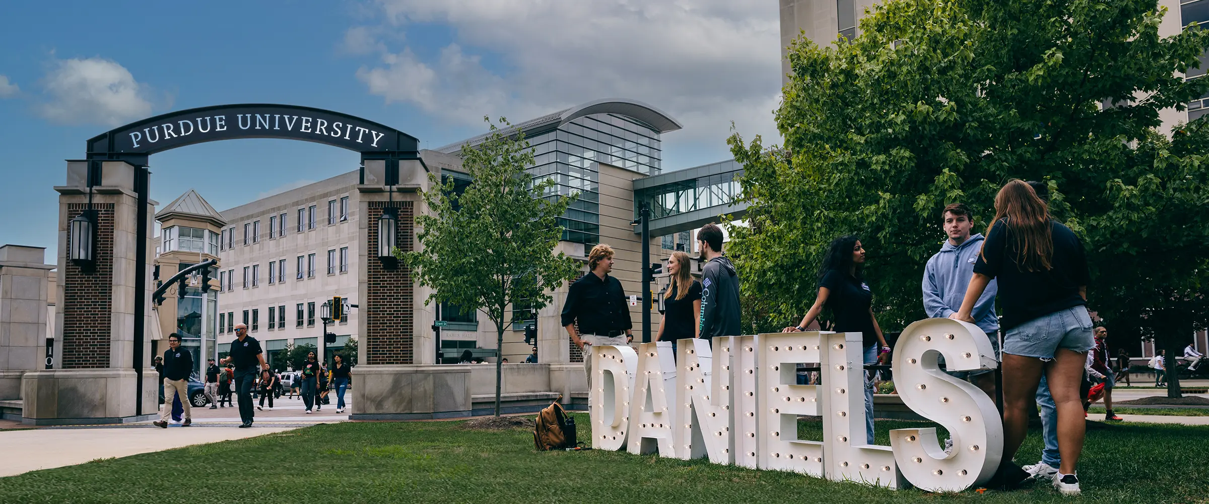 daniels-sign2-banner.webp
