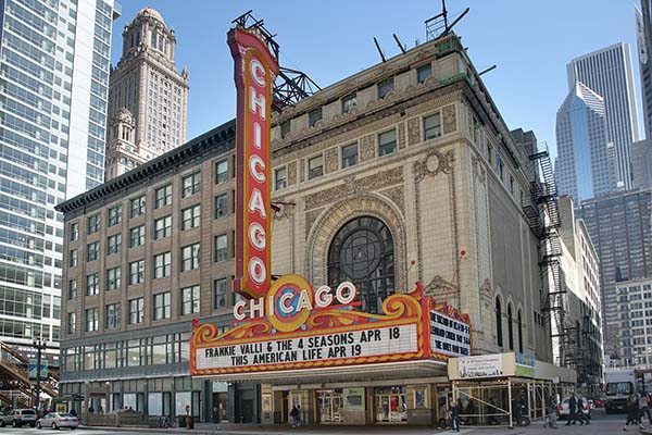 Chicago Theatre (photo by Daniel Schwen, CC BY-SA 4.0)
